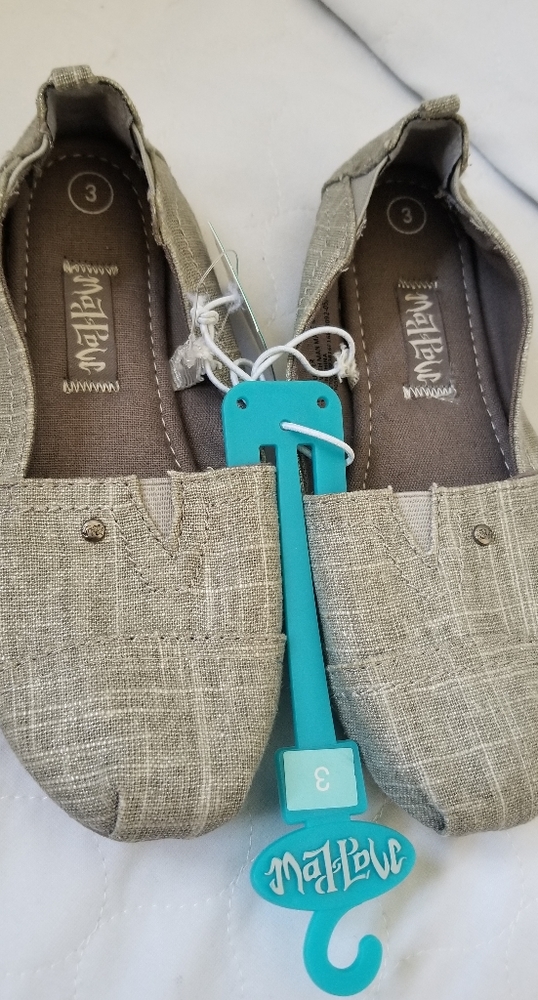Mad Love silver flats Youth size 3